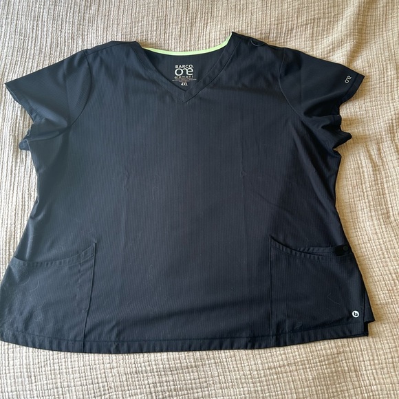 Barco One Element Black Scrub Top with Green Trim - Picture 1 of 2